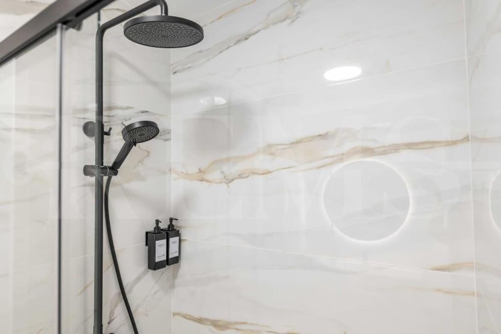 Bright And Modern By Rems Appartement